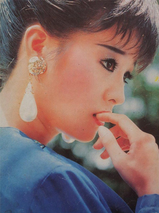 Năm 1992, Mỹ Duyên tham dự một cuộc thi tuyển chọn diễn viên cho bộ phim "Vĩnh biệt mùa hè" của đạo diễn Lê Hoàng Hoa. Cùng năm đó, đạo diễn Lê Hoàng Hoa mời Mỹ Duyên đóng vai nhỏ trong phim cổ trang "Ngọc trản thần công" (hay "Tây Sơn hiệp khách" phần hai).