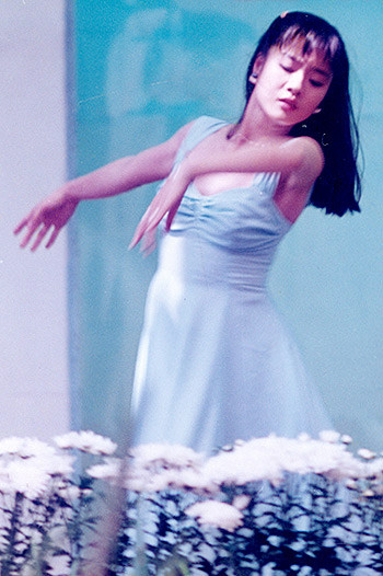 Năm 1982, khi mới 10 tuổi, Mỹ Duyên là một trong số ít thí sinh trúng tuyển vào Viện Hàn lâm Vaganova tại Thành phố Leningrad, một trong những trường đào tạo nghệ thuật múa danh tiếng nhất của Liên bang Xô Viết cũng như trên thế giới.