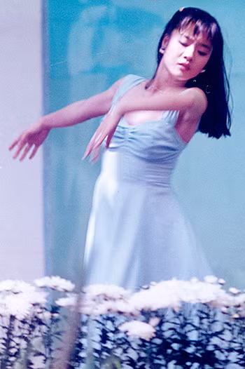 Năm 1982, khi mới 10 tuổi, Mỹ Duyên là một trong số ít thí sinh trúng tuyển vào Viện Hàn lâm Vaganova tại Thành phố Leningrad, một trong những trường đào tạo nghệ thuật múa danh tiếng nhất của Liên bang Xô Viết cũng như trên thế giới.