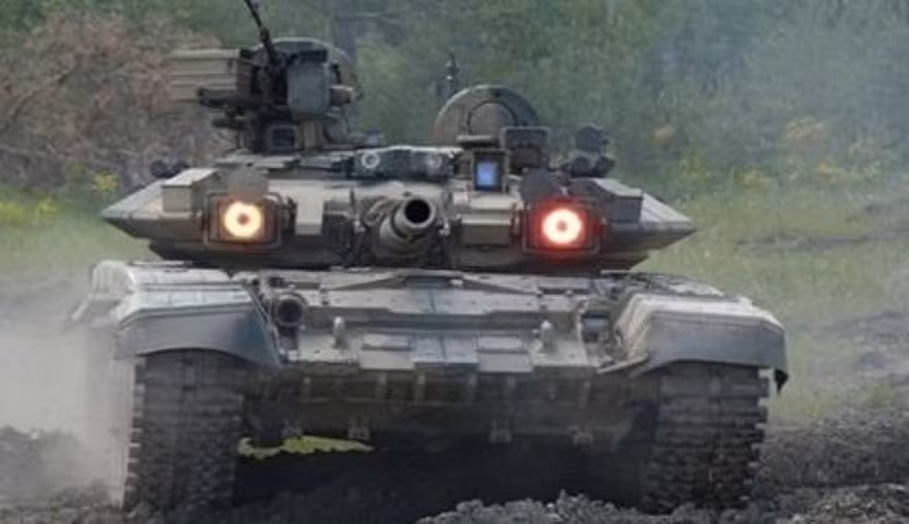 Lớp thứ 3 là giáp phản ứng nổ thế hệ thứ 2 Kontakt-5 gắn xun quanh xe. Lớp phòng thủ cuối cùng chính là thân xe được kết hợp giữa thép độ bền cao và vật liệu tổng hợp composite cho độ bền cực cao.