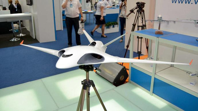 Yêu cầu tiếp theo đó là chiều dài khoang chứa hàng của vận tải cơ quân sự PAK TA (còn gọi là Il-106) phải tối thiểu đạt 27,5 m, chiều rộng và chiều cao tương ứng lần lượt là 5,8 m và 4,4 m.