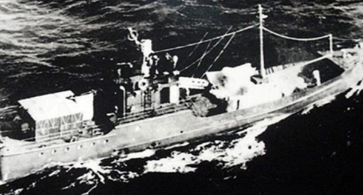 Chủ yếu, các tàu không số được cải dạng thành tàu đánh cá, tuy nhiên thiết kế của tàu có hai đáy, một đáy bên dưới để chứa vũ khí, phía trên để cất giữ cá biển và đá làm lạnh y như tàu cá thực thụ.