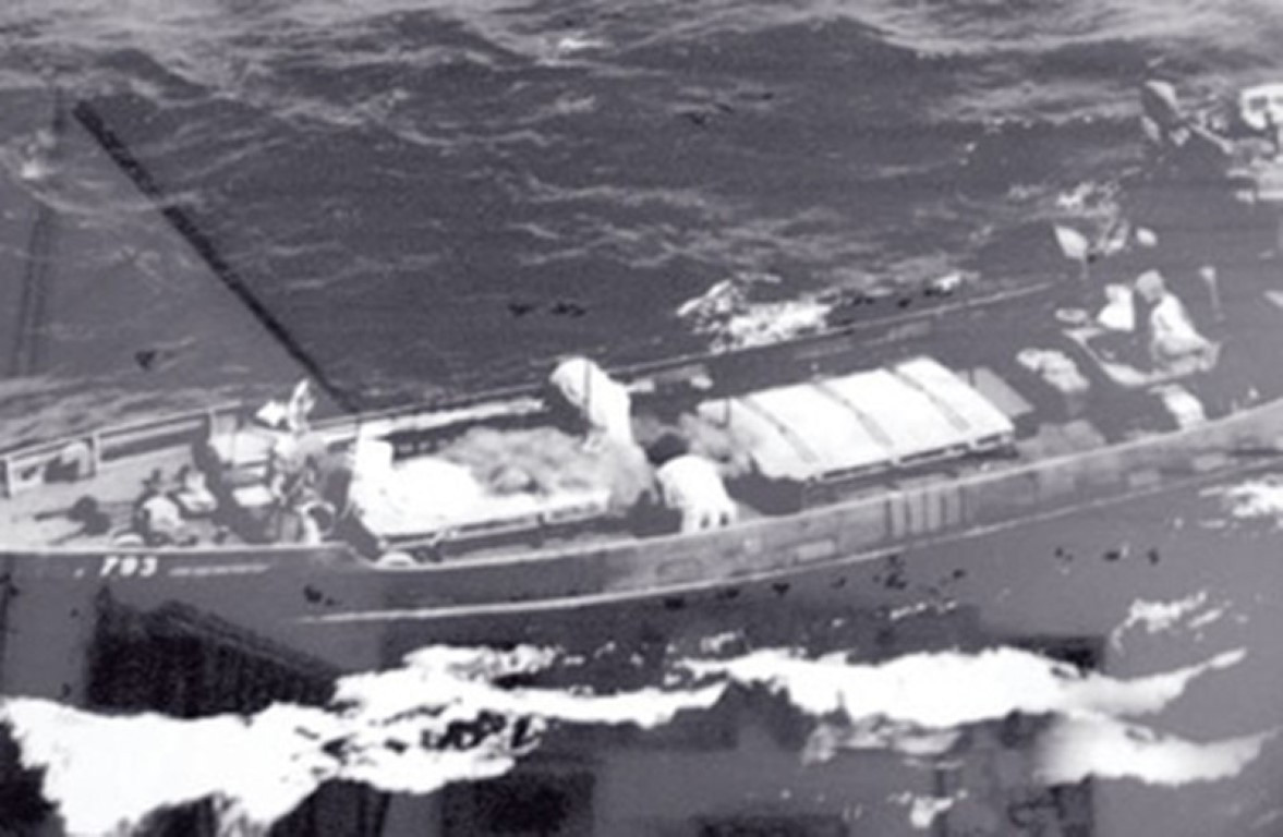 Sau khi có thể trở thành một ngư dân thực thụ cả về lời ăn tiếng nói, dáng đi cho tới vẻ bề ngoài, những chiến sĩ của ta mới bắt đầu được thực hiện chuyến đi biển đầu tiên. Quá trình "tẩy trắng" này, đôi khi có thể kéo dài cả năm trời.