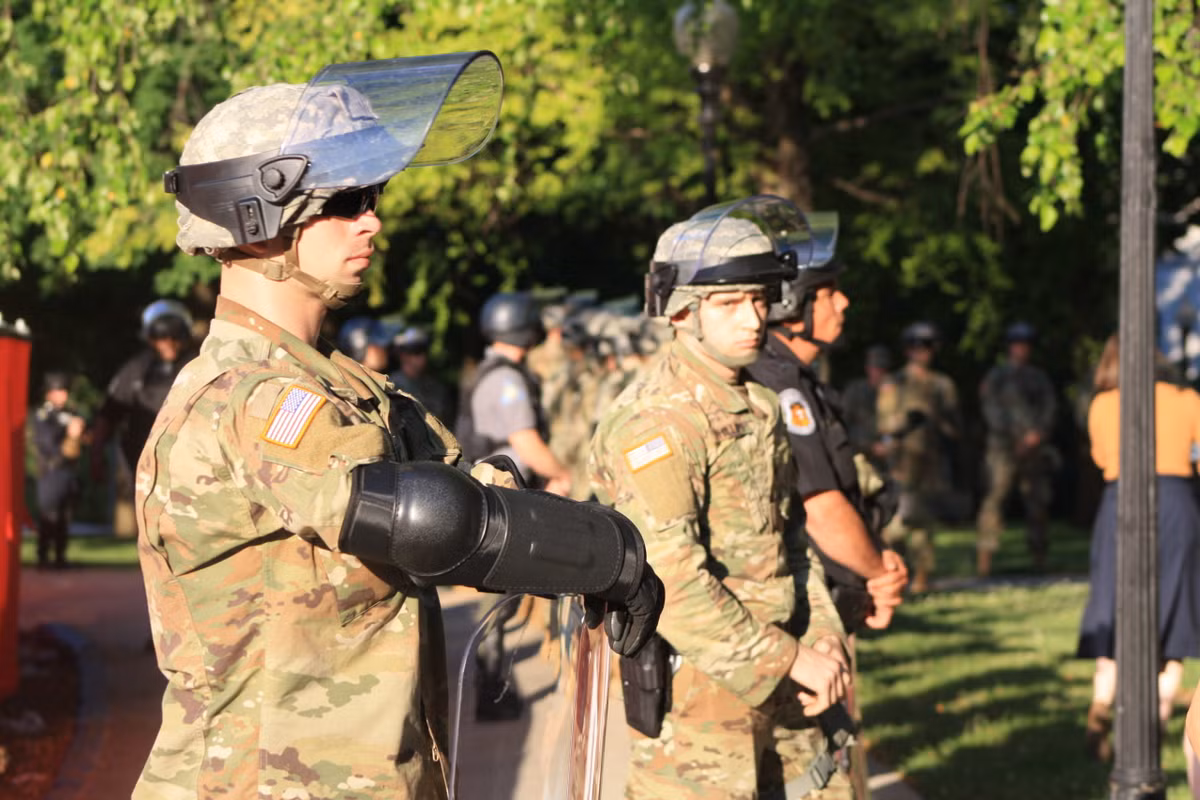 Kể từ năm 1933, Vệ binh Quốc gia Mỹ trở thành lực lượng dự bị của chính quyền liên bang và đóng quân rải rác khắp các tiểu bang của quốc gia này. Nguồn ảnh: USAM.