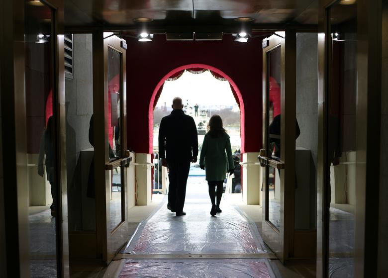 Người đóng thế ông Joe Biden và phu nhân trong buổi diễn tập lễ nhậm chức.