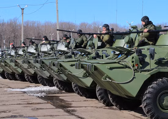 Đây là loại thiết giáp cực kỳ quan trọng trong các lực lượng xung kích mũi nhọn của Nga, đảm bảo tốc độ và khả năng cơ động cao, giúp đưa bộ binh tới các vị trí quan trọng để yểm trợ cho xe tăng chủ lực. Nguồn ảnh: BMPD.