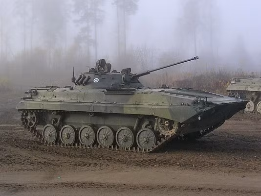 Phiên bản cũ hơn của BMP-3 đó là xe chiến đấu bộ binh BMP-2 cũng sẽ được tiếp tục cho nhập biên vào quân đội Nga trong năm nay, với quân số khoảng 280 chiếc.