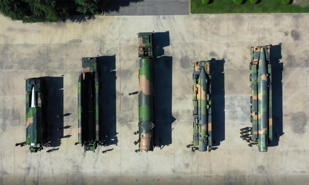 Tên lửa DF-17 thu hút sự chú ý khi xuất hiện lần đầu trước công chúng trong lễ duyệt binh kỷ niệm 70 năm quốc khánh Trung Quốc tại Bắc Kinh hồi tháng 10-2019.