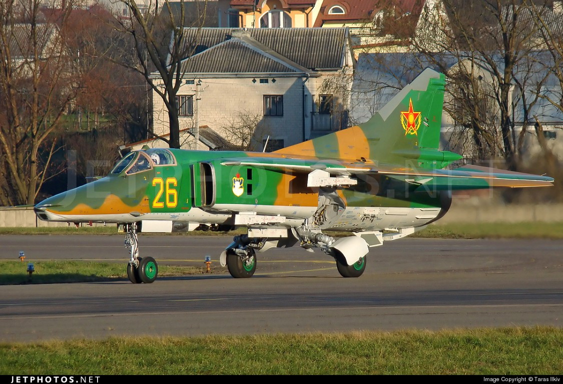 Loại cường kích cơ này bắt đầu được thiết kế từ thập niên 60 của thế kỷ trước, tới năm 1970 bắt đầu thực hiện chuyến bay thử nghiệm đầu tiên, và được đưa vào sản xuất 5 năm sau đó.