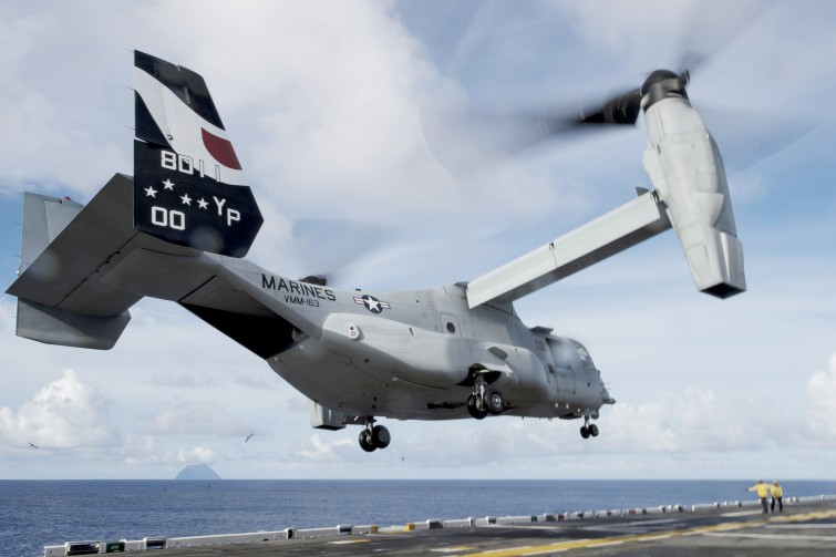 Đây là loại phương tiện vận tải binh lính chủ lực của lực lượng Thủy quân Lục chiến, khi nó có thể cất - hạ cánh như trực thăng, nhưng lại duy trì được tốc độ bay nhanh như máy bay cánh bằng khi bay hành trình.