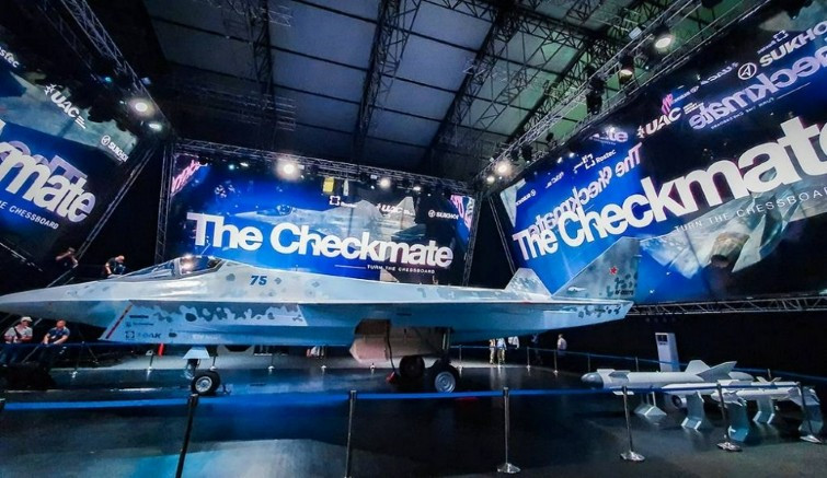 Với giá bán chỉ 30 triệu USD, rất nhiều khả năng tiêm kích Su-75 của Nga sẽ gây được tiếng vang lớn trên thị trường xuất khẩu vũ khí thế giới, sớm vượt qua được đối thủ tiềm tàng là chiến đấu cơ F-35 của Mỹ. Nguồn ảnh: Sina.