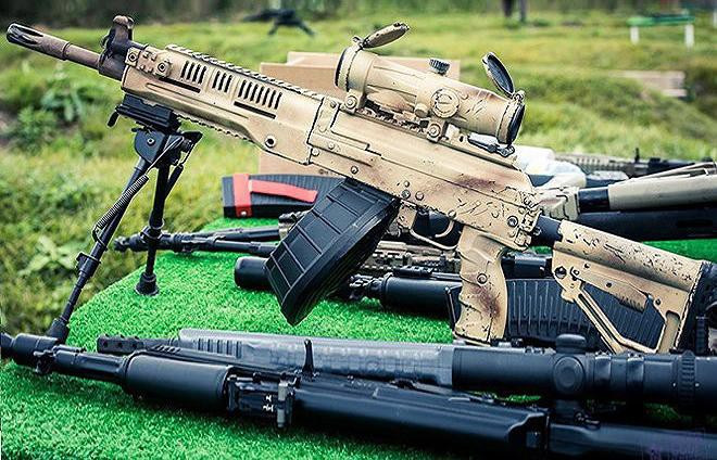 RPK-16 có trọng lượng rỗng 4kg, khi mang hộp tiếp đạn trống 95 viên trọng lượng súng sẽ tăng lên 8kg.