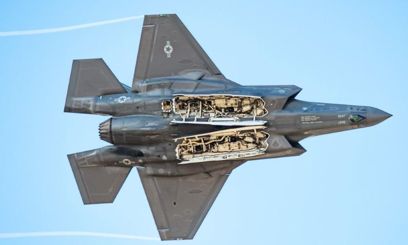 Chế độ "quái thú" hay Beast Mode là khi những tiêm kích F-35I không ưu tiên khả năng tàng hình, mà ưu tiên tải trọng vũ khí.