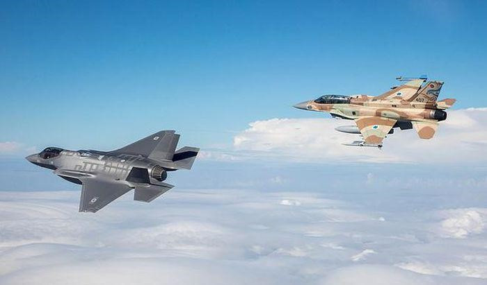 Được biết, Israel đặt mua 25 tiêm kích F-35 của Mỹ từ tháng 9/2008 với mức giá 200 triệu USD/chiếc. Tới tháng 10/2014, Israel đồng ý tăng gấp đôi đơn hàng F-35 lên 50 chiếc với mức giá giảm chỉ còn một nửa.