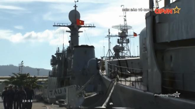 Ngoài ra khẩu pháo Dardo này còn đảm trách cả vai trò phòng không, chống lại máy bay bay thấp cũng như tên lửa hành trình chống hạm (cho dù vai trò này khá hạn chế).