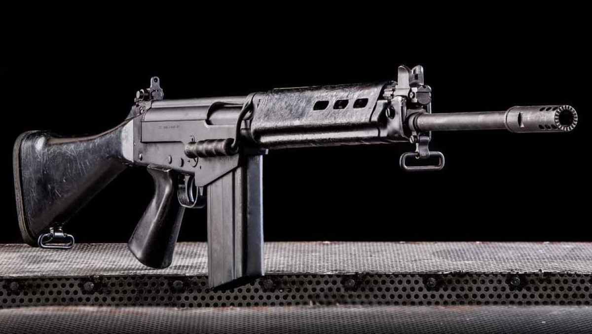 Những cố gắng để chuyển đối của hãng FN cho khẩu FAL để sử dụng đạn 5,56 x 45mm đã không thành công và các nước khác cũng dần loại bỏ nó ra khỏi quân đội.