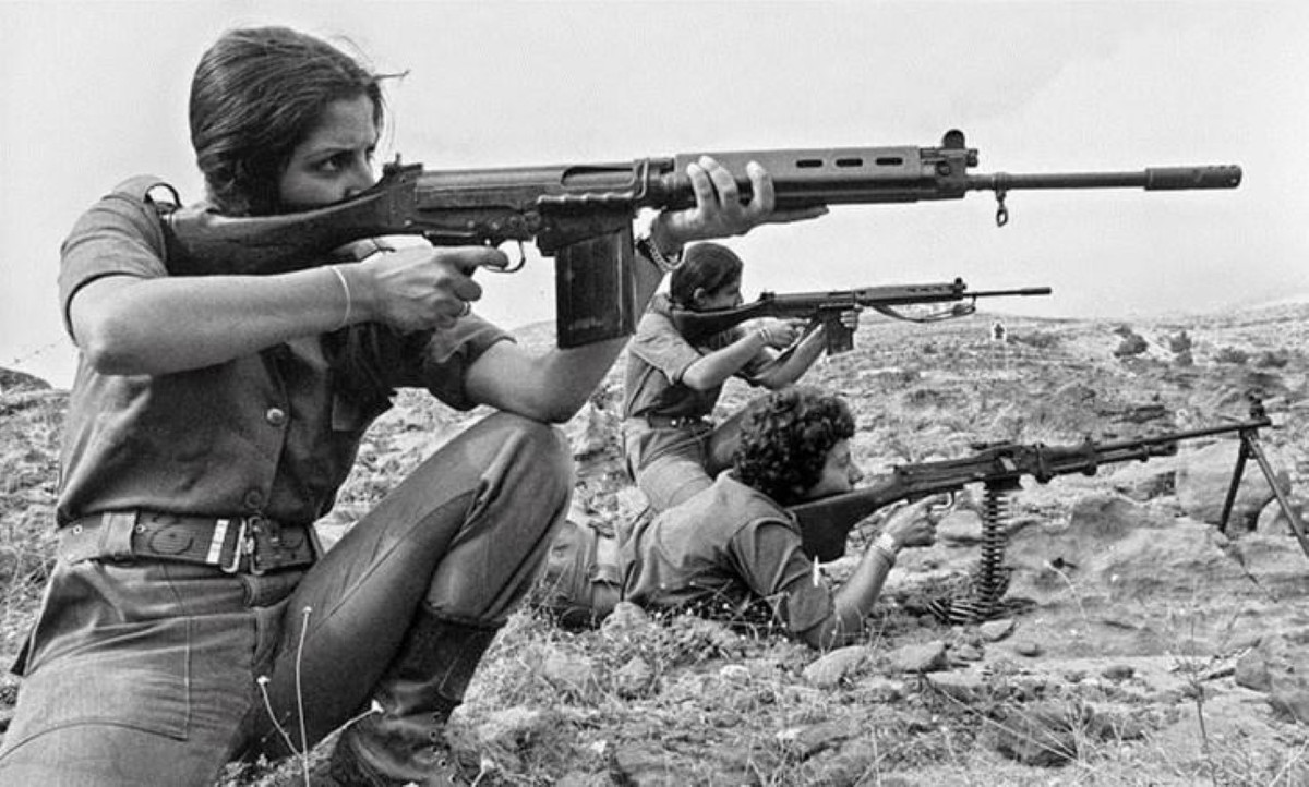 Nhiều nước NATO sau đó cũng mua bản quyền chế tạo dòng súng này và trang bị tiêu chuẩn cho quân đội của mình.