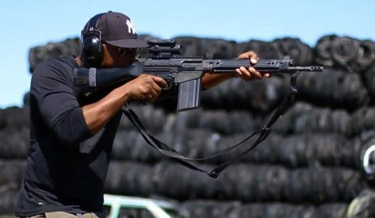 Súng FAL tỏ rõ được tính năng của mình trong thời điểm quân Anh chống lại quân nổi dậy ở Malaysia vào cuối những năm 50 của thế kỷ trước, cũng như các cuộc chiến tranh thời mới tái lập quốc của Israel.