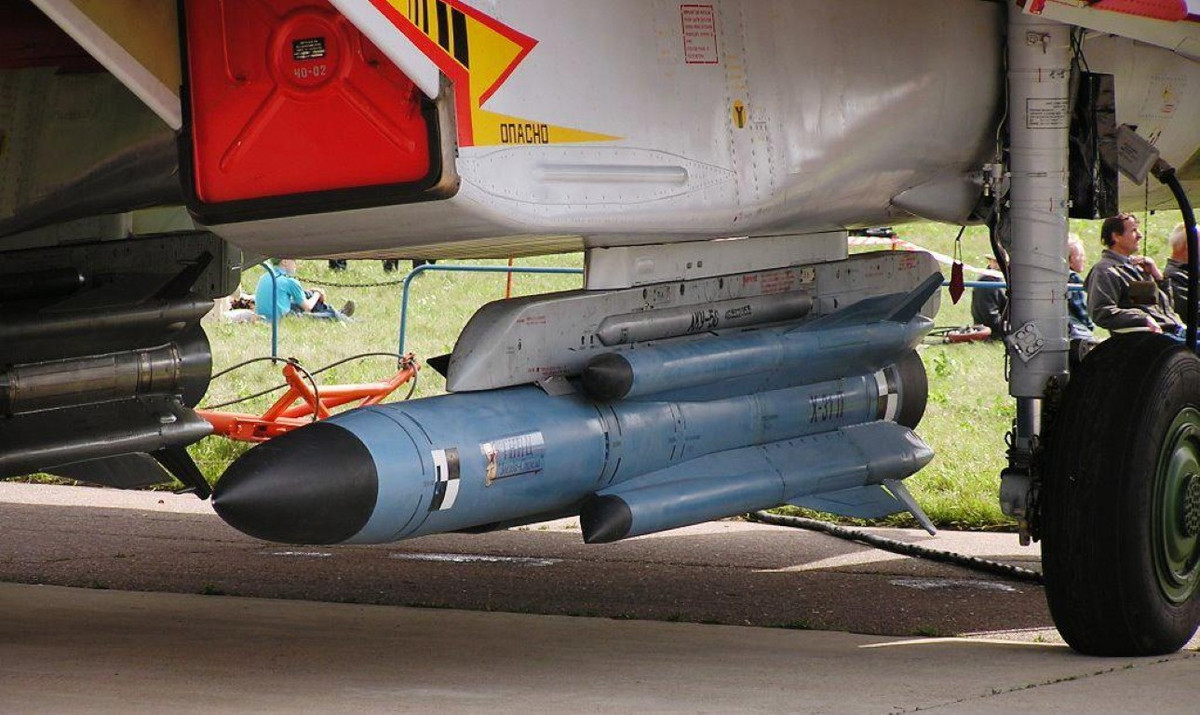 Việc Nga cho chiến đấu cơ Su-30SM mang theo loại tên lửa diệt hạm cực mạnh Kh-31AD cho thấy điều này, tuy NATO không công nhận bán đảo Crimea thuộc Nga, nhưng với động thái của Nga, việc tiếp cận bán đảo này sẽ ngày càng nguy hiểm.