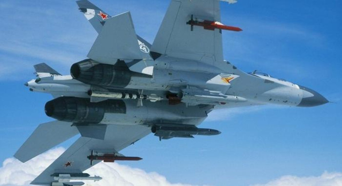 Kh-31AD được phát triển từ phiên bản tên lửa không đối đất Kh-31A, phiên bản mới này có khả năng tác chiến rất mạnh trong mọi điều kiện thời tiết, cả ngày lẫn đêm, trong điều kiện nhiễu điện từ rất mạnh và hỏa lực đánh chặn của kẻ địch.