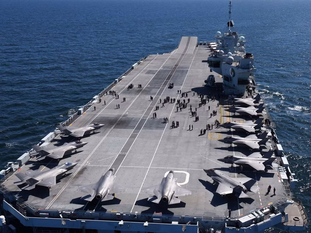 HMS Queen Elizabeth được coi là tàu chiến đắt nhất trong lịch sử Anh, khi nó tốn tổng cộng 6,2 tỷ Bảng, tương đương với khoảng 8,8 tỷ USD cho chi phí nghiên cứu phát triển và đóng mới.