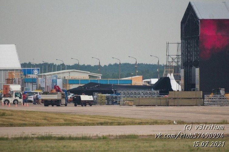 Hiện nay, ngoại trừ chiến đấu cơ F-35 của Mỹ, các loại tiêm kích thế hệ 5 khác của Nga và Trung Quốc, đều sử dụng hai động cơ phản lực.