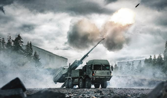 Để bắn hết 20 viên đạn trong thiết bị nạp, Archer chỉ mất 2,5 phút và có khả năng bắn loạt 3 viên trong 15 giây. Khả năng bắn nhiều phát đạn đồng thời (Multiple Rounds Simultaneous Impact/ MRSI) giúp pháo Archer bắn được 6 viên vào mục tiêu cùng lúc và có thể bắn trực xạ vào mục tiêu cách 2.000 m.