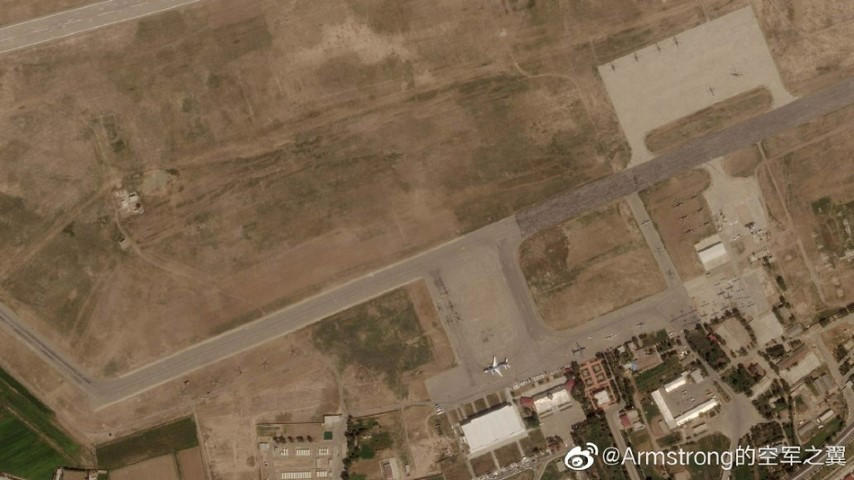 Nhiều nguồn thạo tin xác nhận, các máy bay này đều thuộc Không quân Afghanistan, được sử dụng làm phương tiện đào tẩu khỏi đất nước, để trốn tránh Taliban.