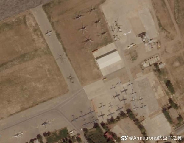 Trong số này có rất nhiều loại vận tải cơ hạng nhẹ, máy bay trực thăng, thậm chí còn có cả trực thăng chiến đấu hay chiến đấu cơ phản lực.