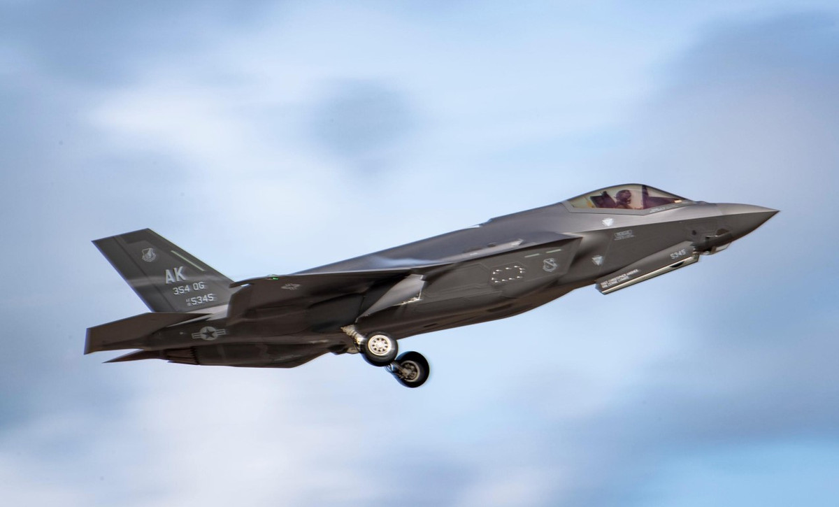 F-35 đã có màn thực chiến ấn tượng tại chiến trường Afghanistan và Syria, sự hiệu quả của chiến đấu cơ này trong chiến đấu đã phần nào đánh tan nhưng nghi ngờ trước đó về sức mạnh của loại máy bay này.