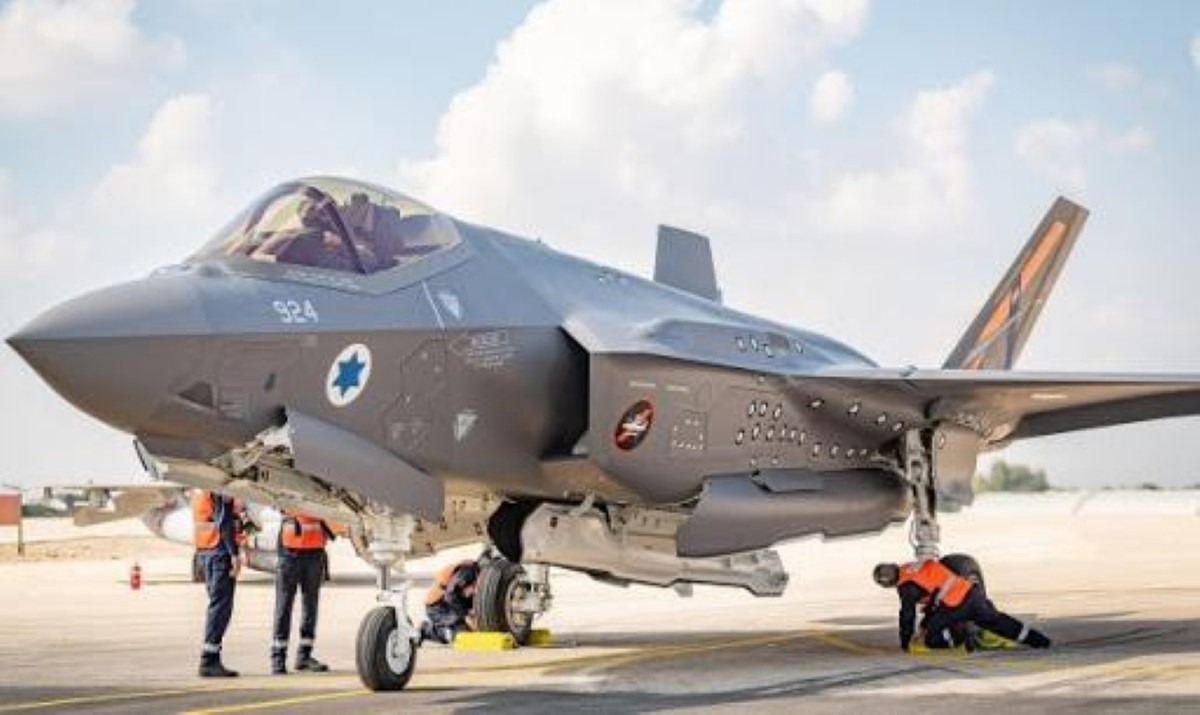 Điều khoản đàm phán ban đầu cho thấy UAE có thể nhận tiêm kích thế hệ năm F-35 đầu tiên vào năm 2027.