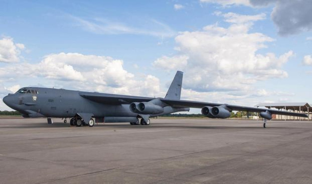 Trong khi B-1B và B-2 đã được Mỹ lên kế hoạch thay thế thì B-52 ít nhất vẫn hoạt động tới năm 2040, tức gần 100 năm kể từ khi chúng bay chuyến bay đầu tiên.
