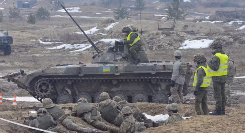 Sau đó họ tiếp tục nâng cấp bằng cách lắp đặt thêm giáp phản ứng nổ để những chiếc xe chiến đấu bộ binh này có thể sống sót trong các cuộc chiến hiện đại.