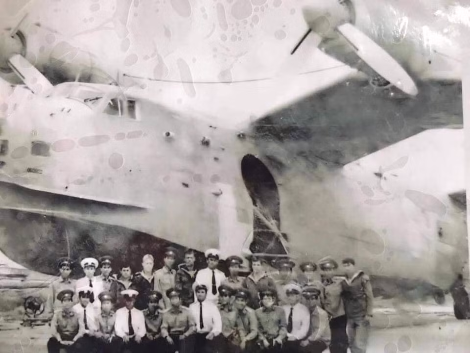 Một điều ít ai biết được đó là trong quá khứ, Không quân Việt Nam từng sở hữu máy bay thủy phi cơ, chuyên làm nhiệm vụ săn ngầm. Đây là loại thủy phi cơ Beriev Be-12 do Liên Xô sản xuất.