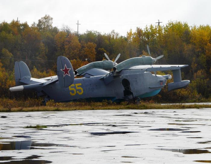 Trong thời gian phục vụ ở Việt Nam, những chiếc thủy phi cơ Be-12 liên tục được điều chuyển công tác từ không quân sang hải quân (4/1982), rồi sau đó lại chuyển về không quân (6/1984).