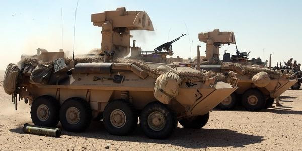 Hiện tại Quân đội Mỹ đang sử dụng xe thiết giáp chống tăng M1134 ATGM dựa trên khung gầm thiết giáp Stryker, mặc dù khung cơ sở tốt hơn LAV-AT nhưng cơ bản vũ khí vẫn không có gì khác biệt.