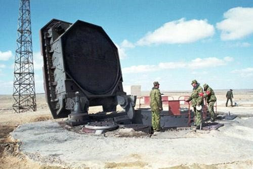 Tháng 1/1985, Perimeter được chính thức biên chế vào lực lượng hạt nhân chiến lược Liên Xô, 5 năm sau, hệ thống được nâng cấp mang mật danh là Perimeter-RC.