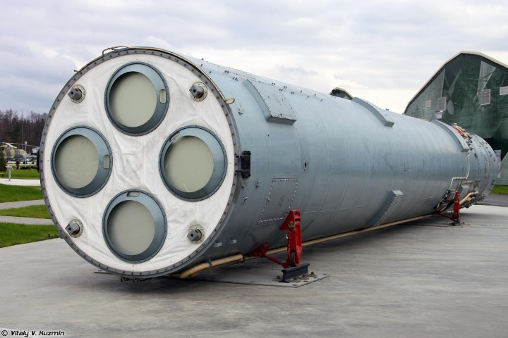 Trong trường hợp lãnh đạo cấp cao nhận được thông tin từ hệ thống cảnh báo sớm rằng có một nước khác đã phóng tên lửa vào Liên Xô, Perimeter cũng được kích hoạt ở trạng thái báo động.