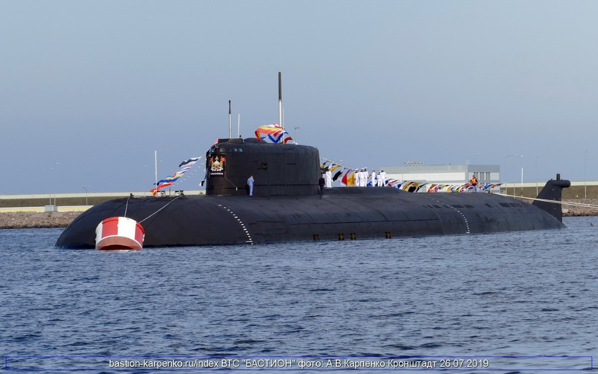 Mặc dù rất hiếm hoi, tuy nhiên đây không phải lần đầu tiên tàu ngầm của Hải quân Nga thực hiện phi vụ giải cứu tàu dân sự.