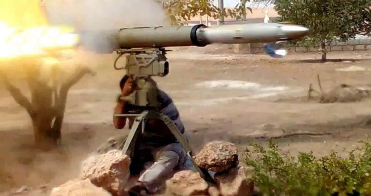 Bên cạnh đầu đạn nổ lõm truyền thống thì tên lửa Kornet còn mang được đầu đạn nhiệt áp nhằm phá hủy công trình quân sự kiên cố hay sát thương sinh lực đối phương.