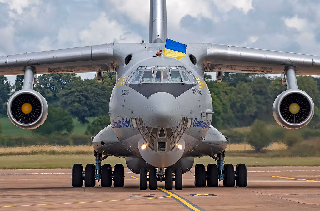 Vậy nên không loại trừ khả năng, những phi công điều khiển chiếc vận tải cơ này có liên quan tới vụ việc.
