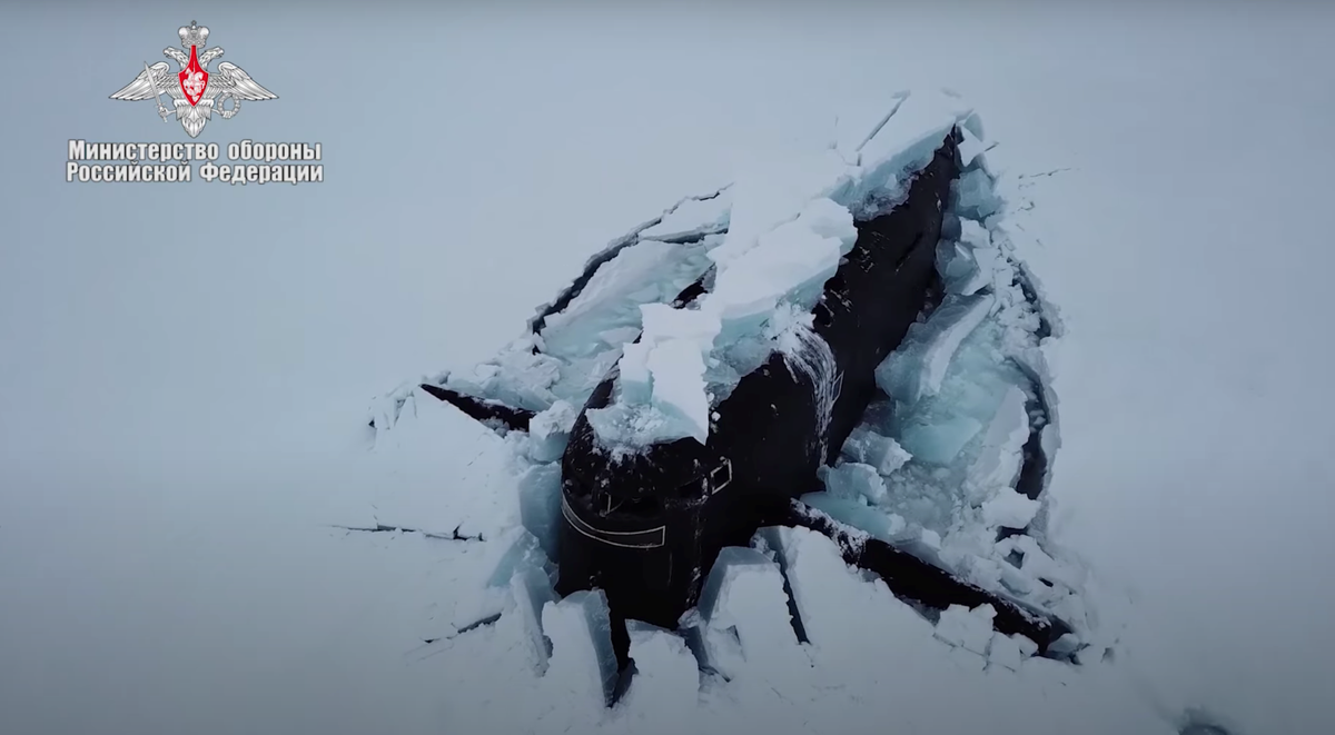 “Trong tình huống chiến đấu như vậy, chỉ 1 tàu ngầm của Hải quân Mỹ cũng đủ khả năng đánh chìm cả 3 tàu ngầm chạy bằng năng lượng hạt nhân của Hải quân Nga”, chuyên gia quân sự Maxim Klimov khẳng định.