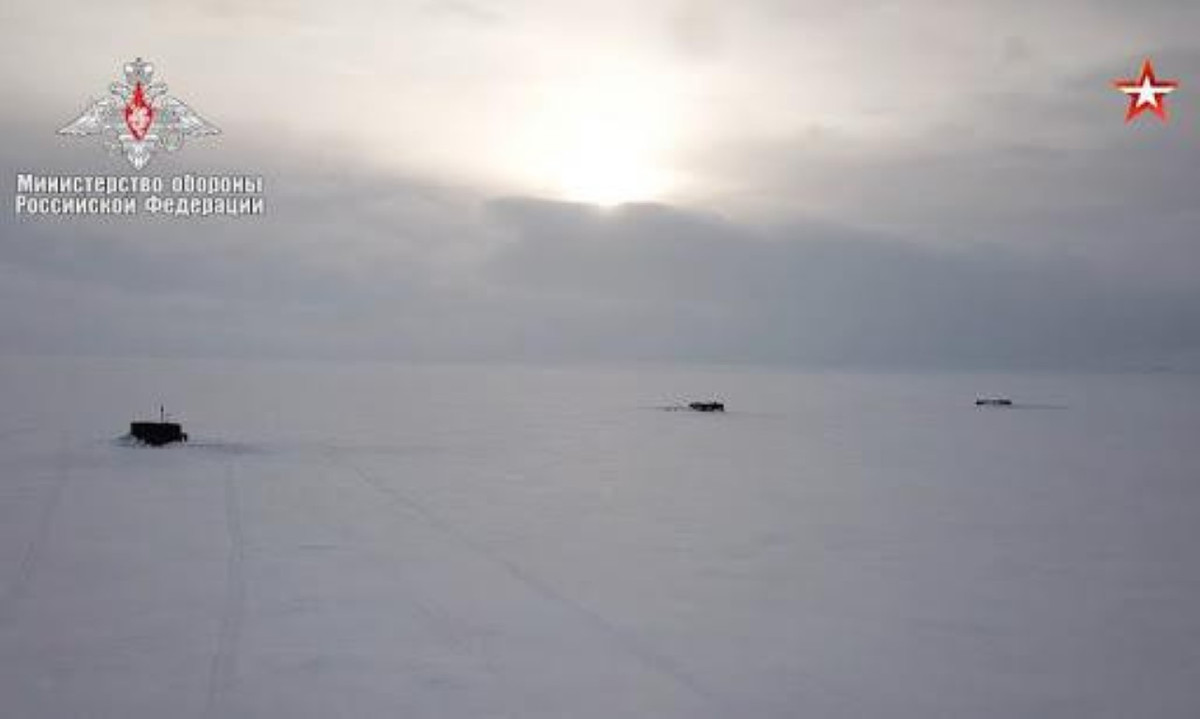 Truyền thông Nga khẳng định màn thị uy sức mạnh của hải quân nước này nhằm gửi lời cảnh báo tới các đối thủ, cụ thể Moskva là "ông vua" tại khu vực Bắc Cực và họ có đủ vũ khí để đánh bại bất cứ kẻ thù nào.