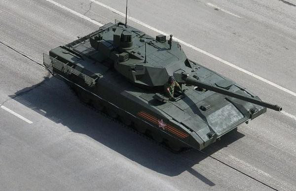 T-14 Armata là một loại xe tăng chủ lực thế hệ thứ tư sở hữu khả năng cơ động tốt, bọc giáp chắc chắn cùng hệ thống hỏa lực mạnh mẽ được điều khiển bằng số hóa.