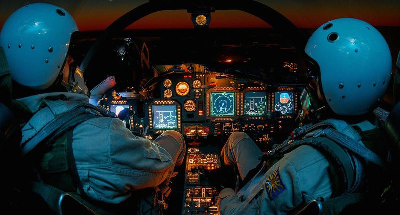 Đo đặc tính chuyên tấn công mặt đất nên nhà sản xuất đã bọc giáp một số khu vực quan trọng giúp Su-34 an toàn trong các phi vụ tấn công tầm thấp.