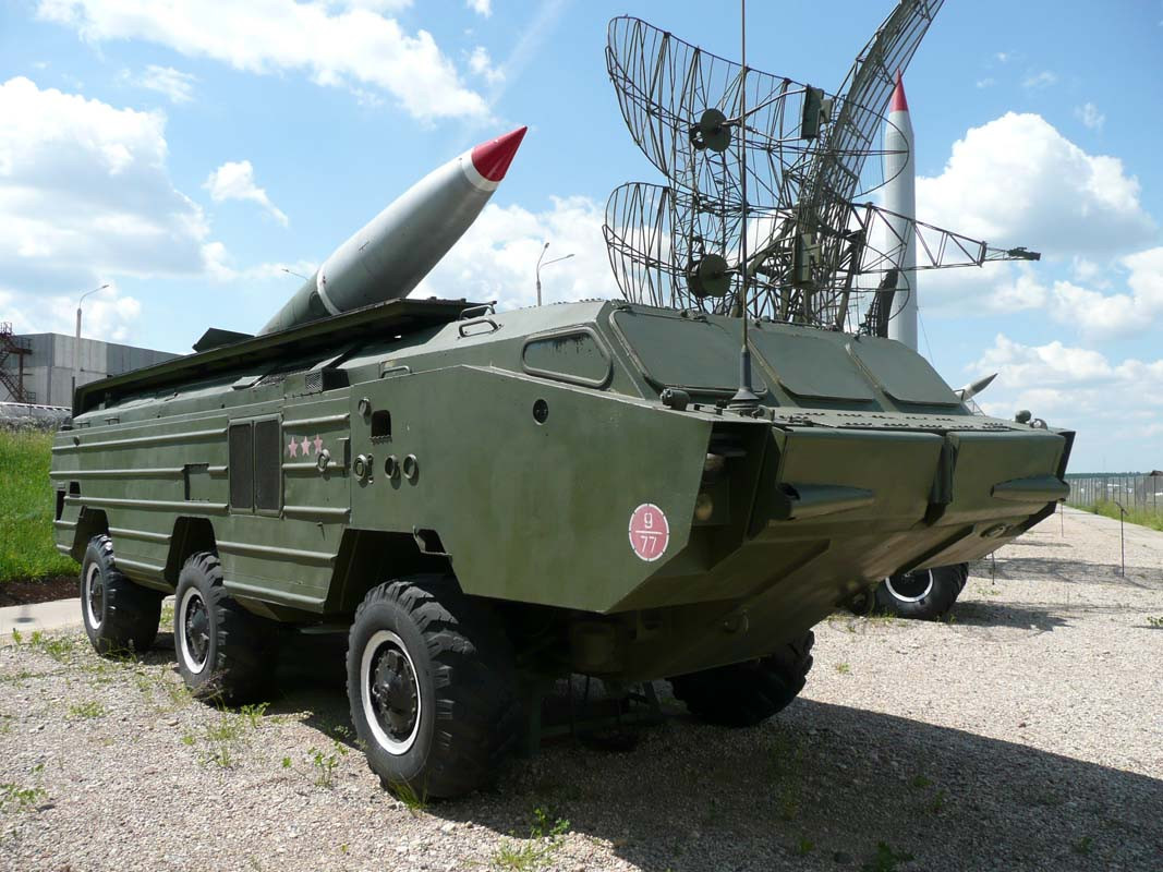 Tên lửa đạn đạo tầm ngắn Tochka-U được quân đội Nga chế tạo và đưa vào biên chế bắt đầu từ năm 1976. Tổ hợp tên lửa này còn có tên gọi khác là OTR-21 Touchka.