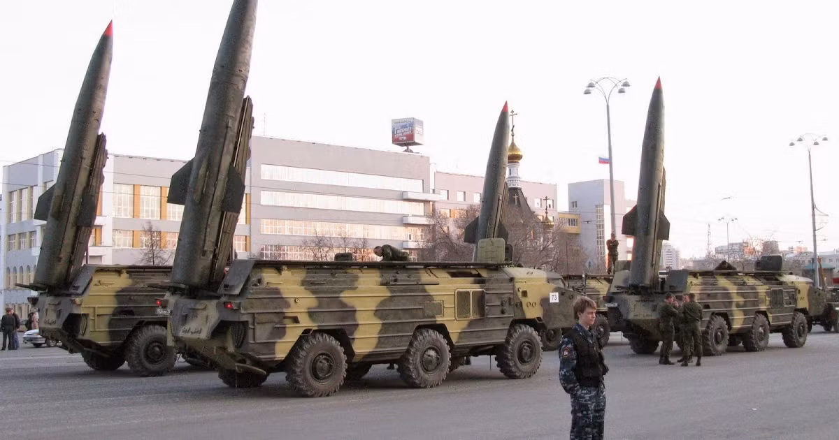 Theo báo chí địa phương, nơi diễn ra vụ việc nằm ở Moiseevichi, cách thủ đô Minsk chỉ 100 km. Vụ việc xảy ra vào hôm thứ hai vừa rồi đã khiến truyền thông trong và ngoài nước hoang mang.