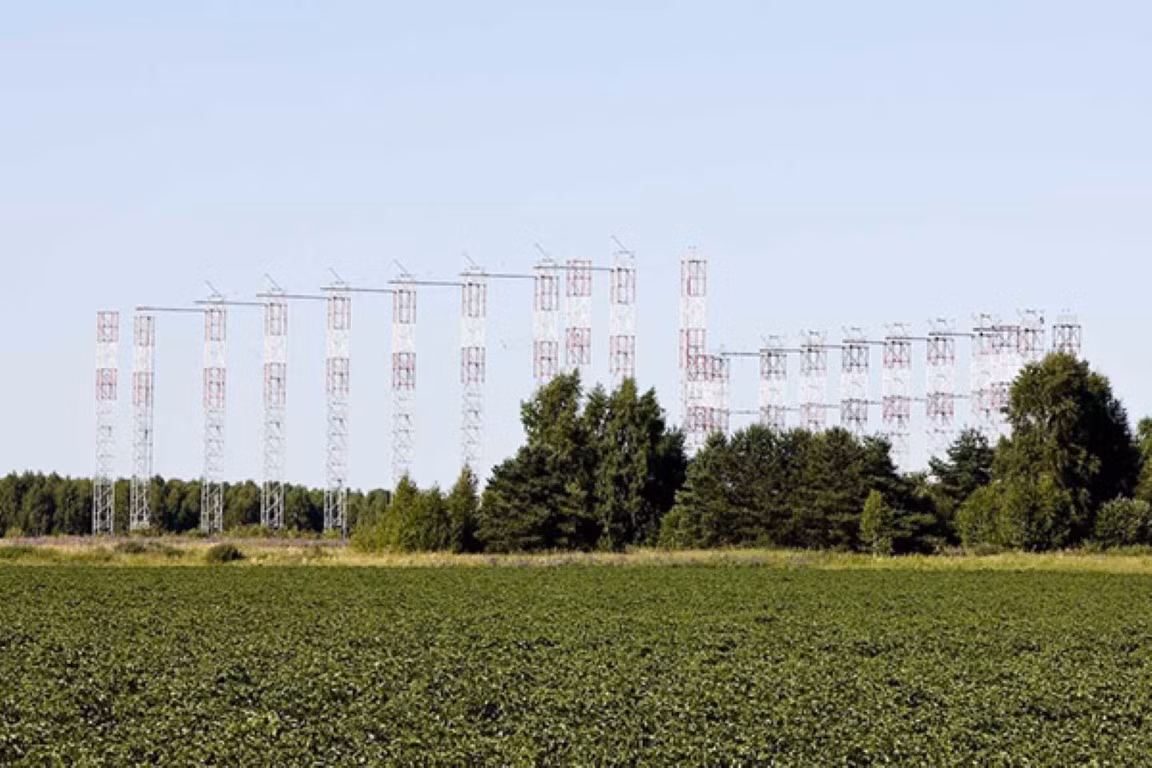 Theo quảng cáo của quân đội Nga, dàn radar tầm xa Hoa Hướng Dương do nước này phát triển, sẽ có thừa khả năng phát hiện máy bay chiến đấu thế hệ 5 do Mỹ sản xuất.