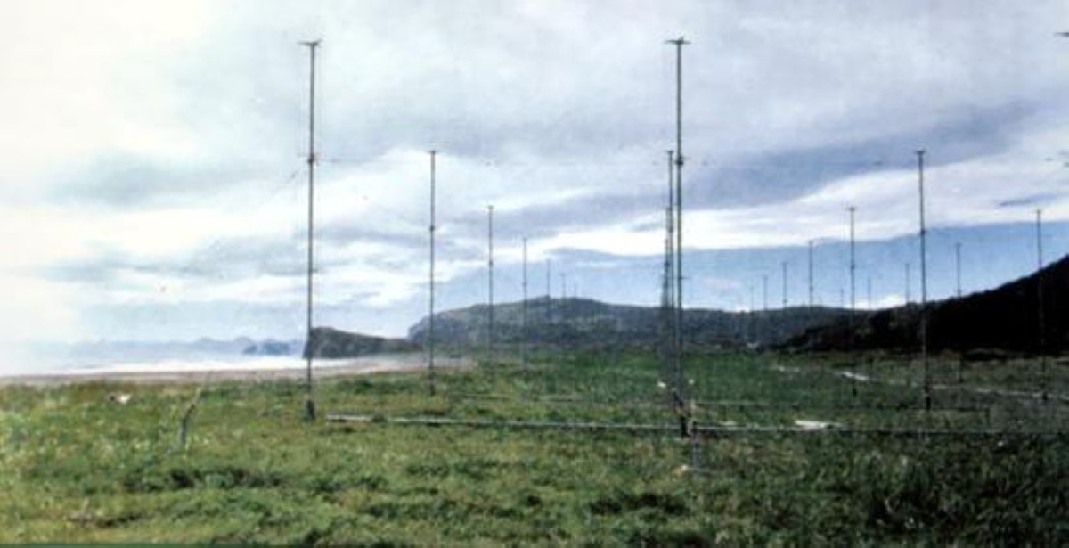 Đường kính phát hiện mục tiêu bay cũng tương đồng với vùng đặc quyền kinh tế theo luật quốc tế. Như vậy, nếu triển khai loại radar này ở cạnh biển, toàn bộ vùng đặc quyền kinh tế sẽ được kiểm soát rất chặt.