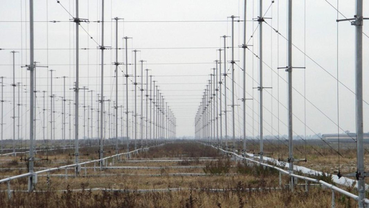 Radar Hoa Hướng Dương (Подсолнуx) được coi là loại radar mặt đất tầm xa hiện đại nhất thế giới hiện nay, loại radar này không có khả năng cơ động, chỉ có thể đặt cố định ở một vị trí sau khi triển khai.